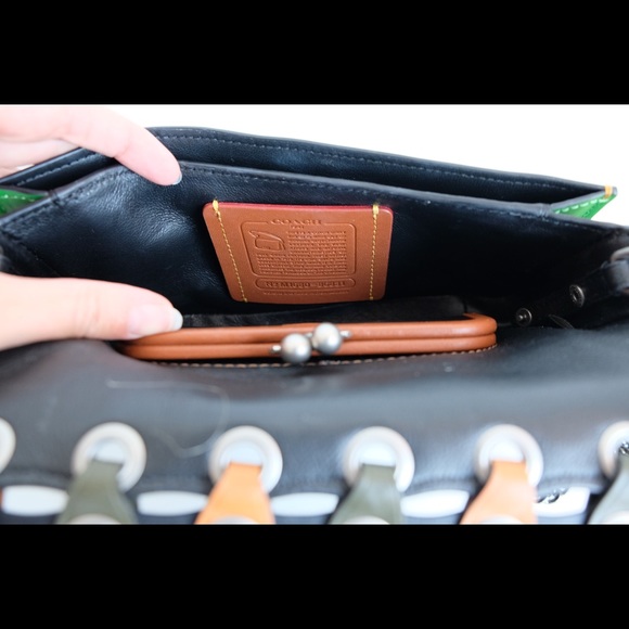 Unique leather Coach purse - Picture 6 of 9